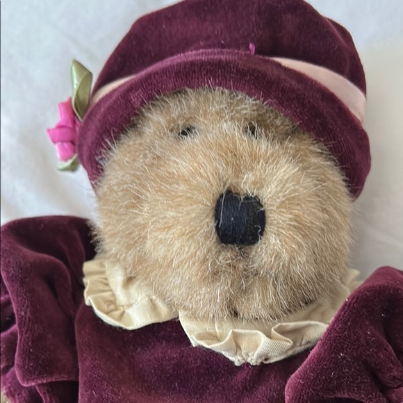 Boyds Bears Plush in Rich Burgundy Outfit - Picture 2 of 11